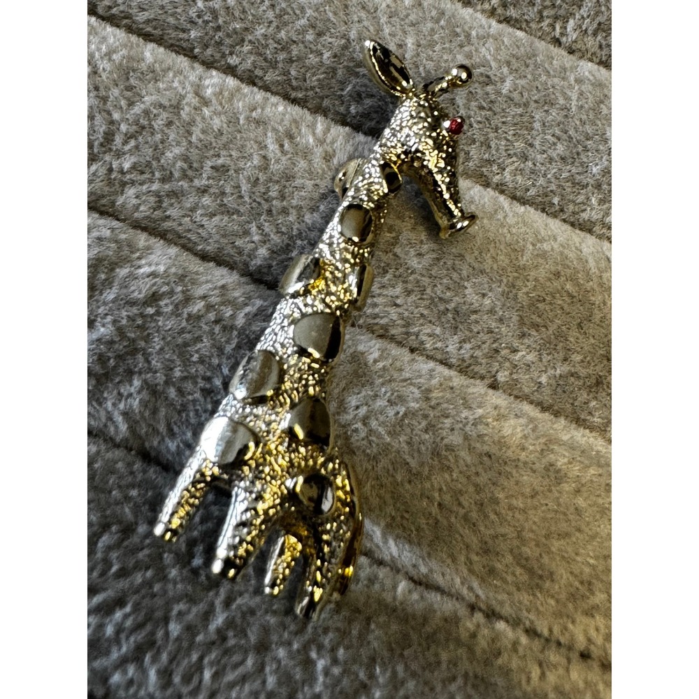Vintage Style Gold Tone Giraffe Brooch Pin Red Stone Eye Safari Animal Wildlife
